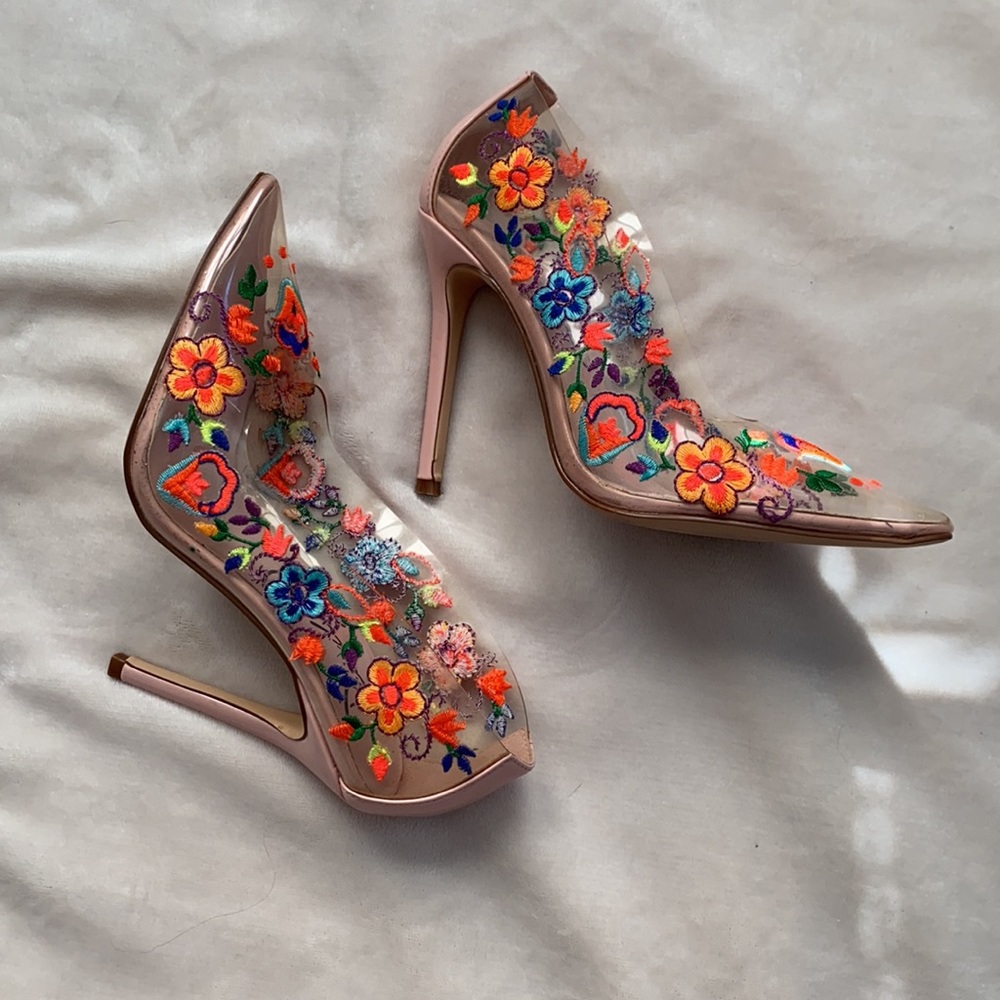 Privileged | Clear Floral Camellia Heels 7 - Picture 2 of 5